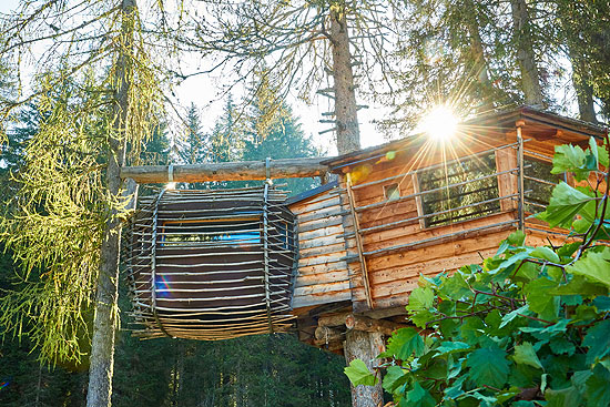 Luxus-Baumhäuser auf dem Fünf-Sterne-Campingplatz Caravan Park Sexten (©Foto: Wildhirdt)